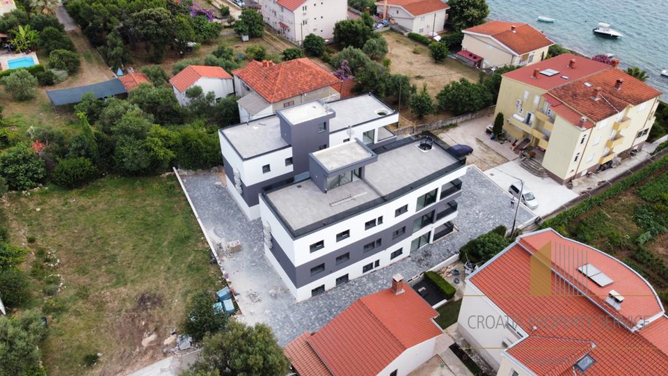 Luksuzni penthouse s krovnom terasom u okolici Zadra!