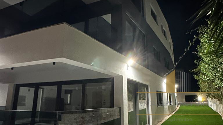 Luksuzni penthouse s krovnom terasom u okolici Zadra!