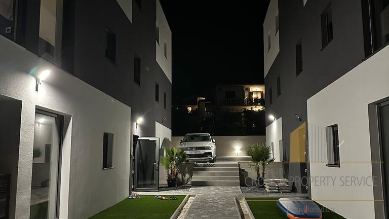 Luksuzni penthouse s krovnom terasom u okolici Zadra!