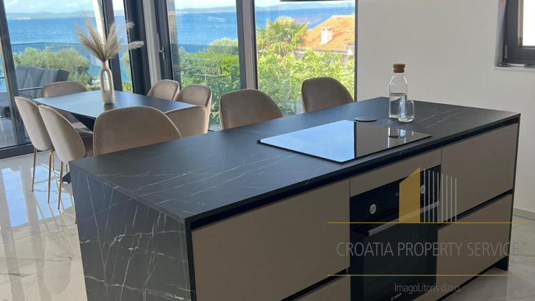 Luksuzni penthouse s krovnom terasom u okolici Zadra!