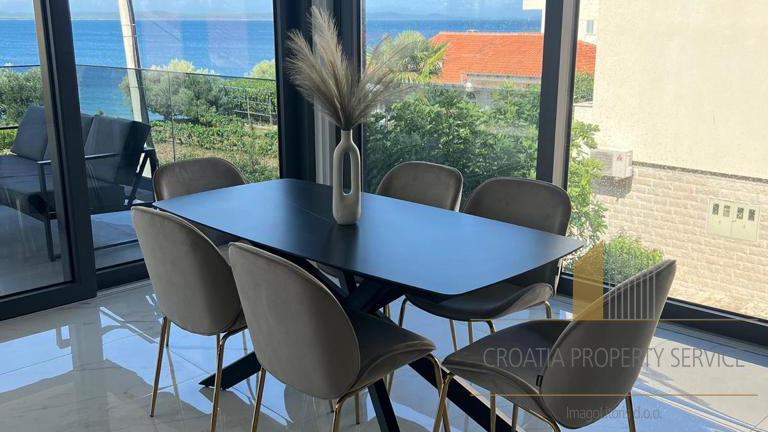 Luksuzni penthouse s krovnom terasom u okolici Zadra!
