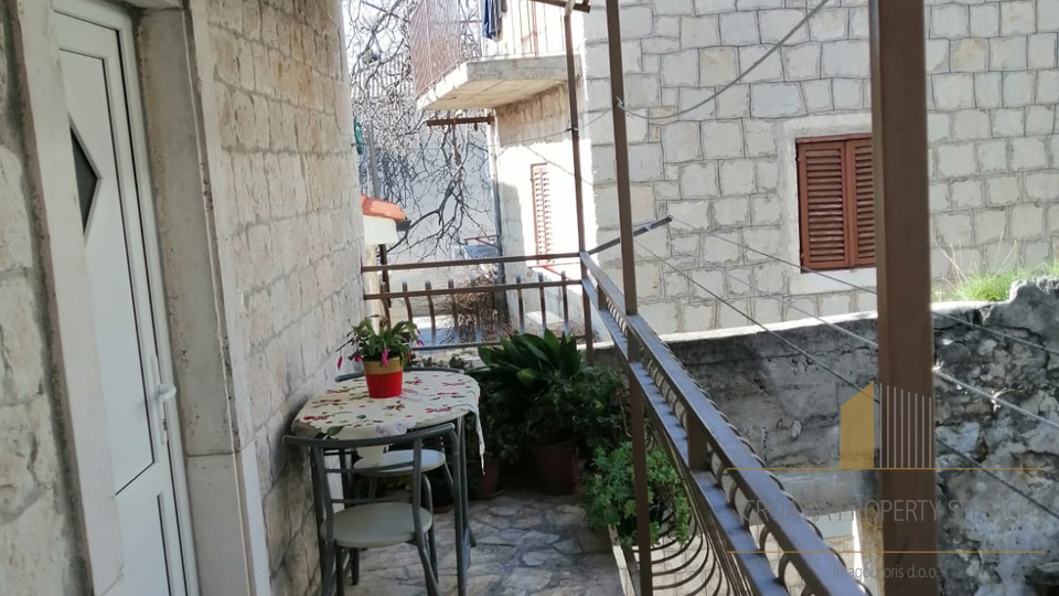 Old stone house in the center of Kaštel Lukšić!