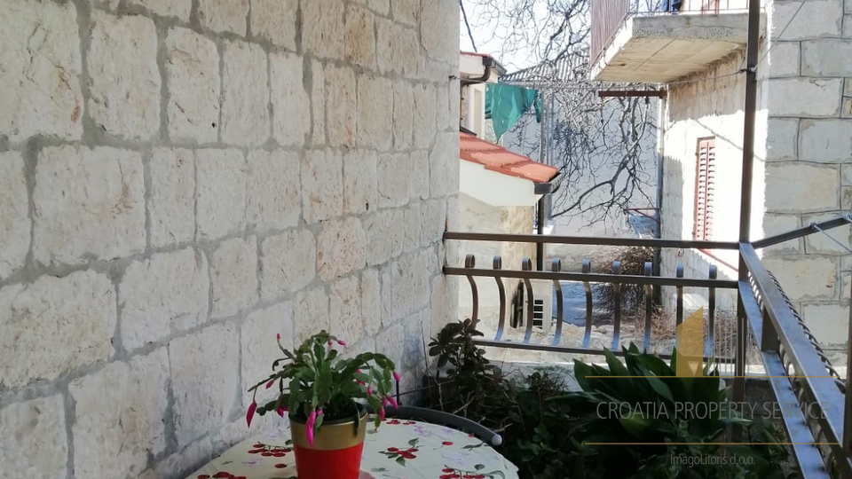 Old stone house in the center of Kaštel Lukšić!