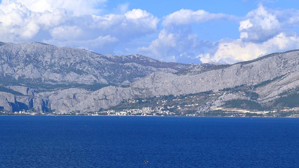 Charming apartment in Postira on the island of Bra&ccaron; &ndash; only 120 m from the sea&excl;