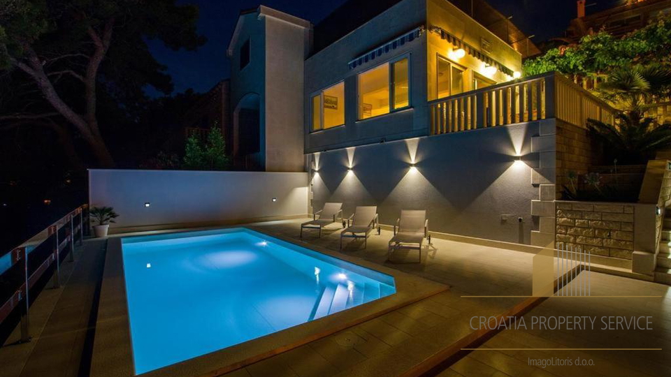 Bellissima casa in pietra a 40 m dal mare a Selca sull'isola di Brač!