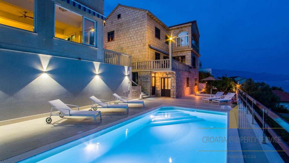 Bellissima casa in pietra a 40 m dal mare a Selca sull'isola di Brač!