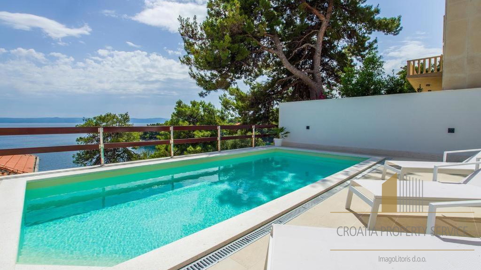 Bellissima casa in pietra a 40 m dal mare a Selca sull'isola di Brač!