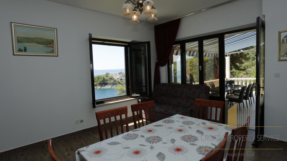 Bellissima casa in pietra a 40 m dal mare a Selca sull'isola di Brač!