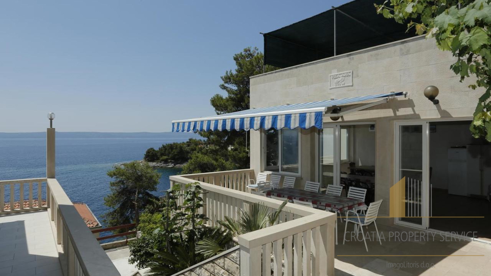 Bellissima casa in pietra a 40 m dal mare a Selca sull'isola di Brač!