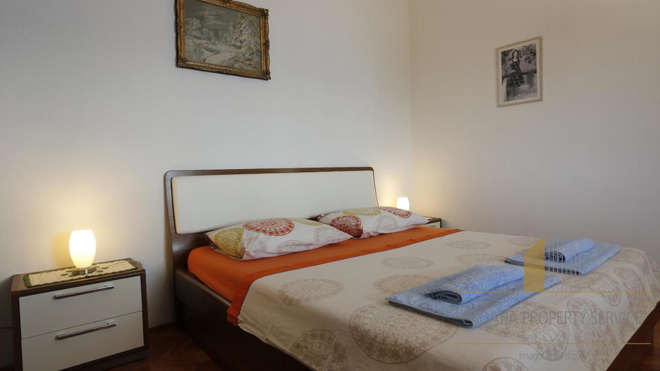 Bellissima casa in pietra a 40 m dal mare a Selca sull'isola di Brač!