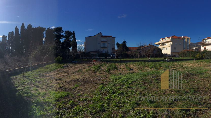 Urbanized land in Kaštela, second row to the sea!