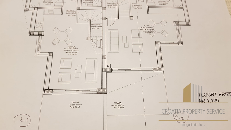 Elegantes Doppelhaus von 200m2 im Bau - Vodice!