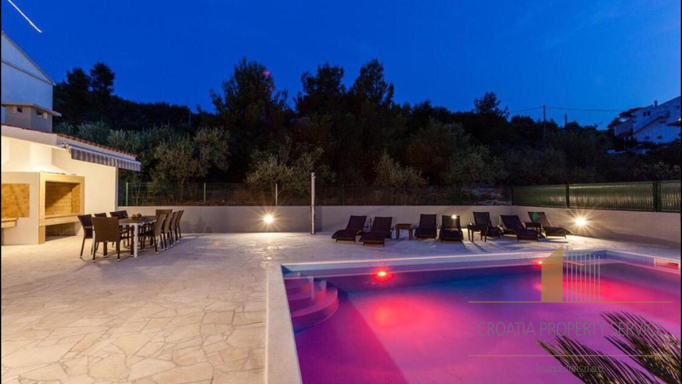 Luxury apartment villa first line to the sea on the island of Čiovo!