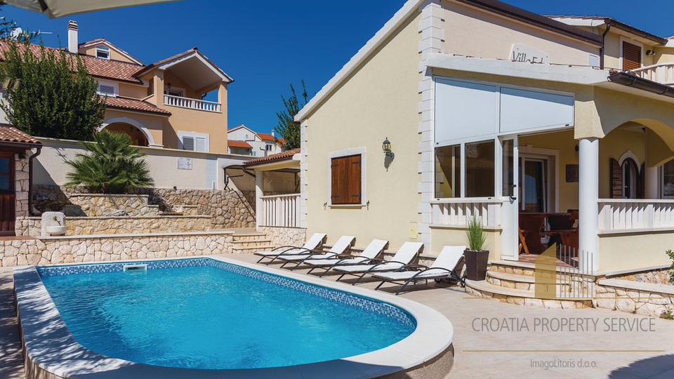 An attractive villa with a pool and a beautiful garden in Vodice!