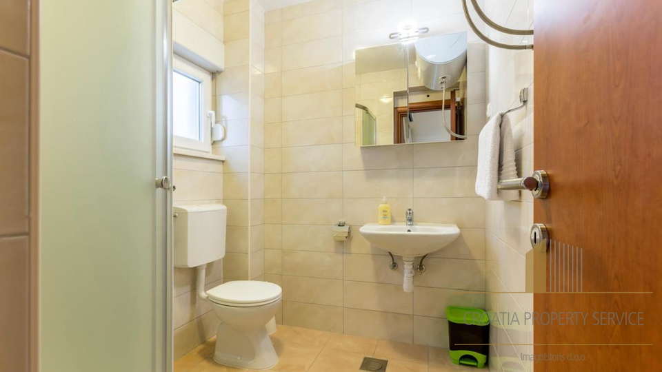 Urbana apartmanska vila s pogledom na more u okolici Splita!