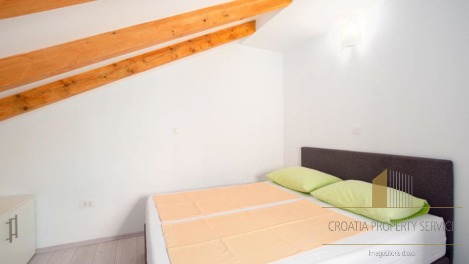 Urbana apartmanska vila s pogledom na more u okolici Splita!