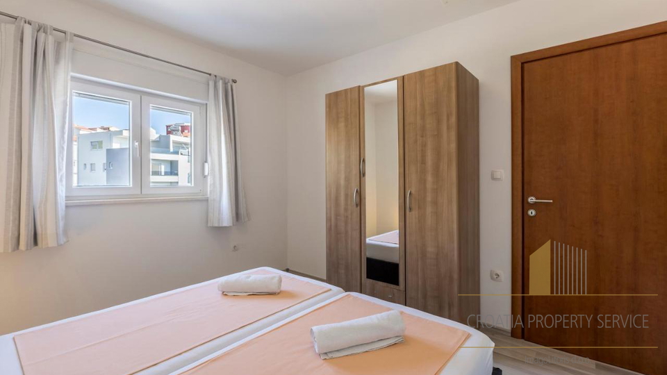 Urbana apartmanska vila s pogledom na more u okolici Splita!