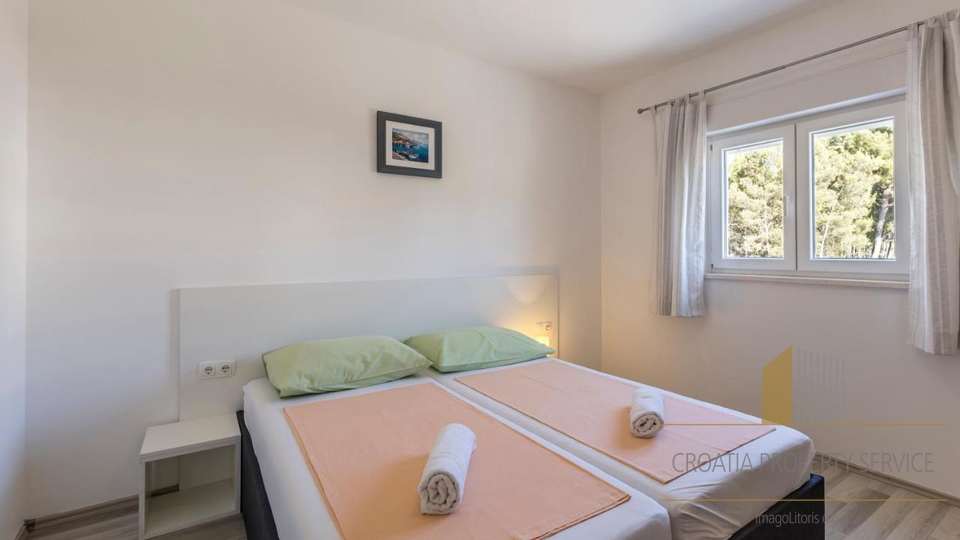 Urbana apartmanska vila s pogledom na more u okolici Splita!