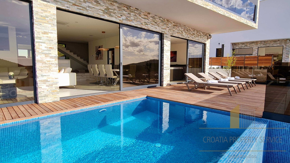 Luxury villa with sea view near Rogoznica!