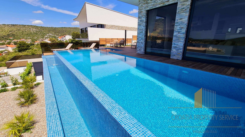 Luxury villa with sea view near Rogoznica!