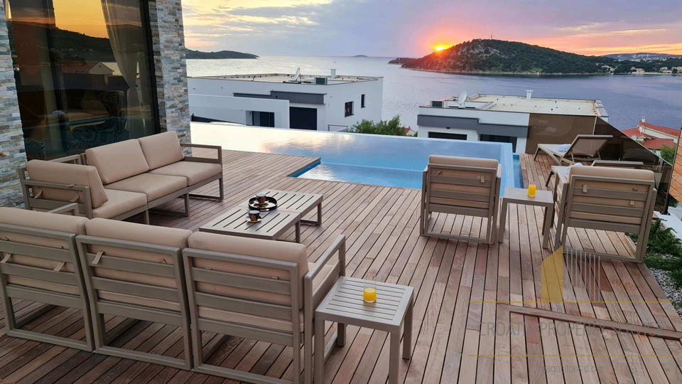 Luxury villa with sea view near Rogoznica!