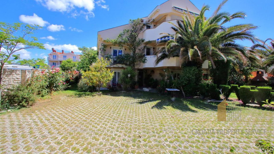 Beautiful apartment villa with a garden 300 m from the beach in Bibinje!