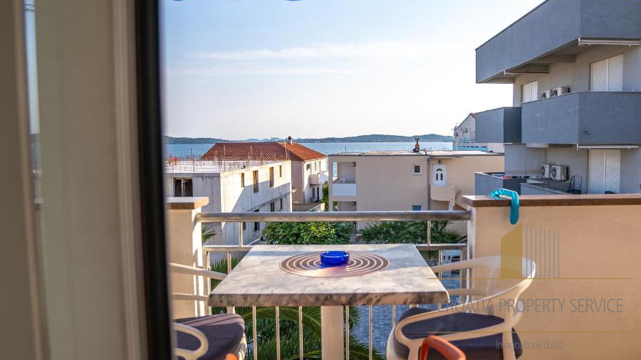 Schöne Apartmentvilla mit Garten 300 m vom Strand in Bibinje!