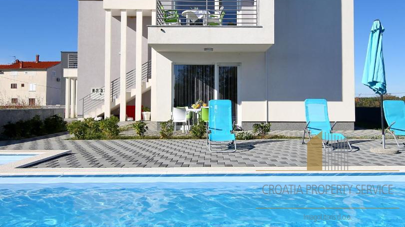 Elegant apartment villa with swimming pool near Zadar!