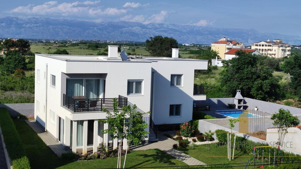 Elegant apartment villa with swimming pool near Zadar!