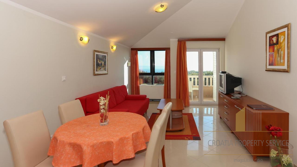 Charming aparthotel 400 m from the beach near Trogir!