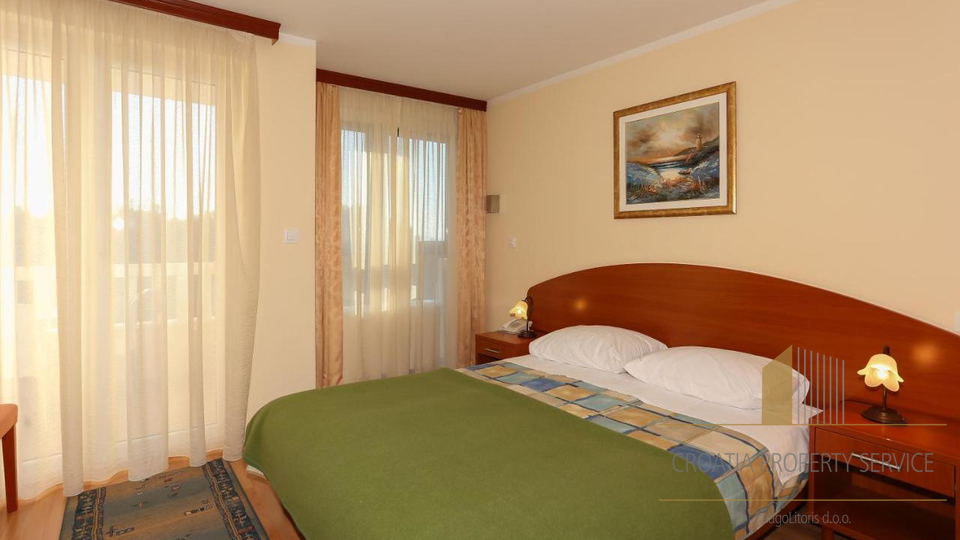 Charming aparthotel 400 m from the beach near Trogir!