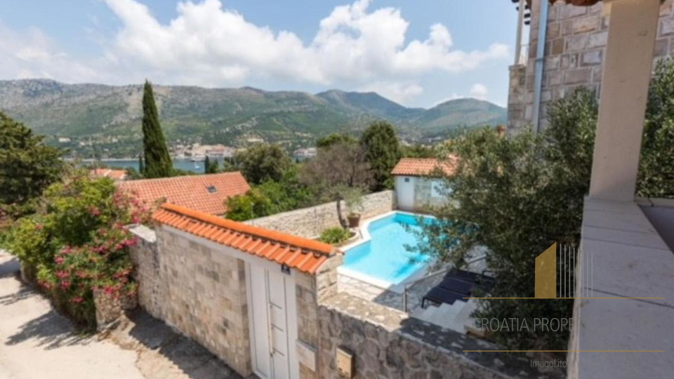 A charming stone villa with a swimming pool near Dubrovnik!