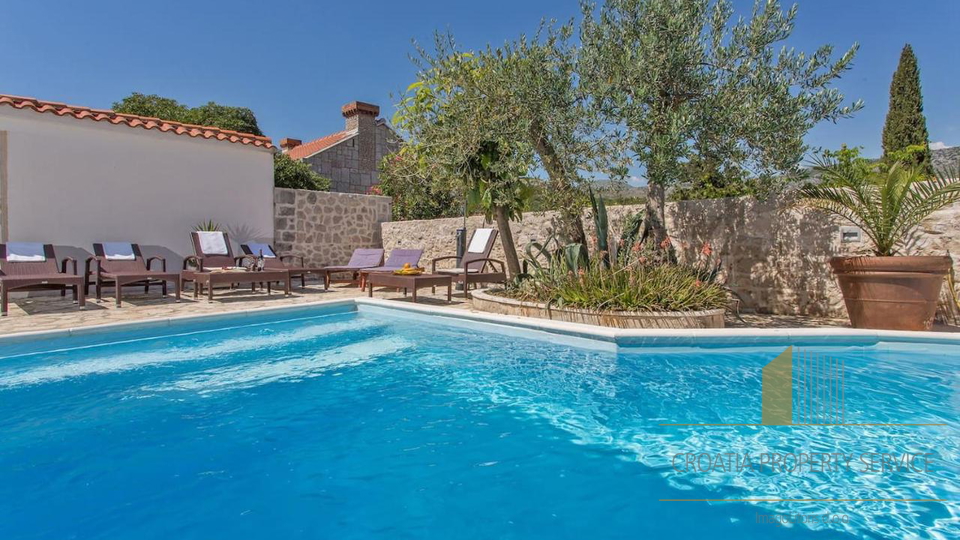 A charming stone villa with a swimming pool near Dubrovnik!