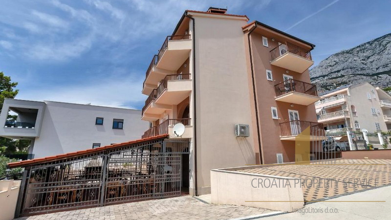 Beautiful apartment house near the beach in Tučepi!