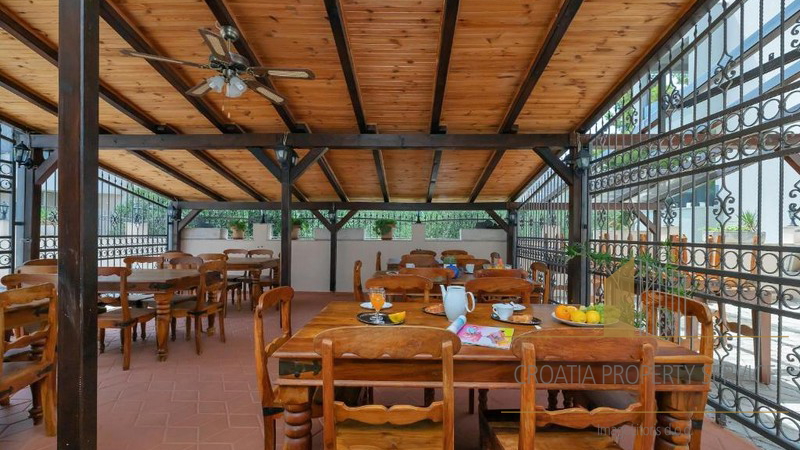 Beautiful apartment house near the beach in Tučepi!