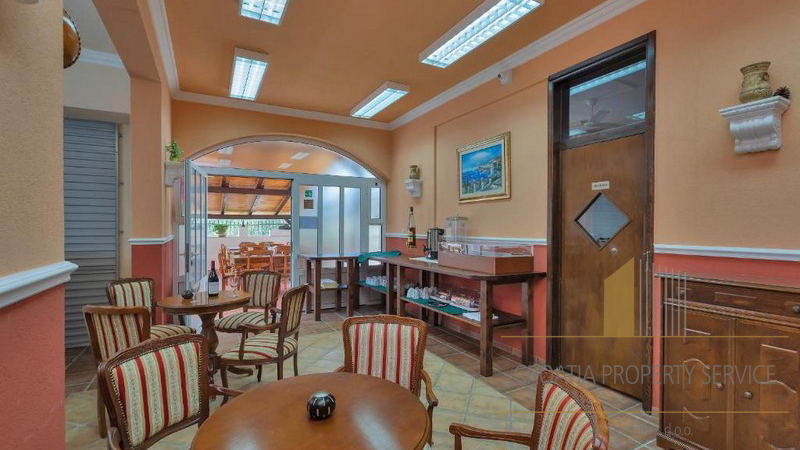 Beautiful apartment house near the beach in Tučepi!