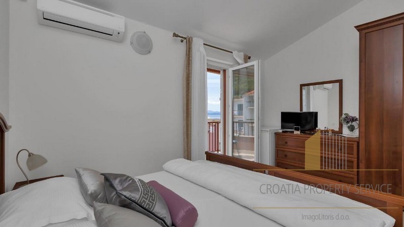 Beautiful apartment house near the beach in Tučepi!