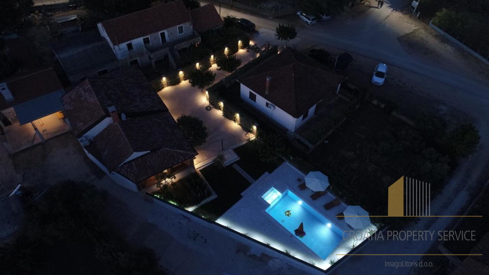 Ein schönes Haus mit Swimmingpool in der Nähe von Zadar!