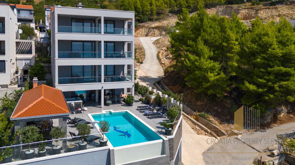 Exclusive villa with panoramic sea view and infinity pool - Omiš!