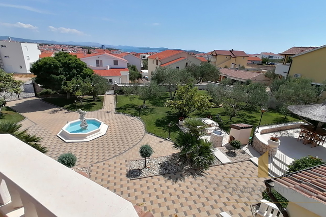 Baugrundstück mit Konzeptentwurf für eine Villa mit Swimmingpool in Vodice!