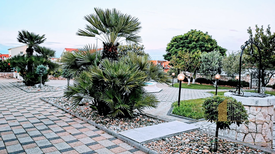 Villa with pool in an attractive location in Vodice!