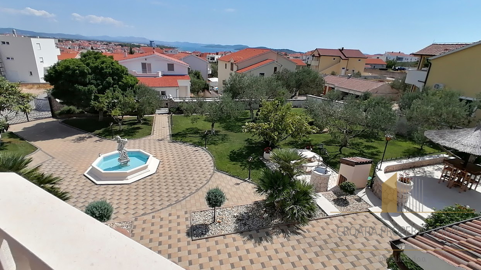 Villa with pool in an attractive location in Vodice!