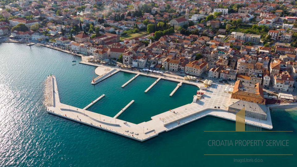 Beautiful stone house for adaptation near the sea in Kaštel Stari!