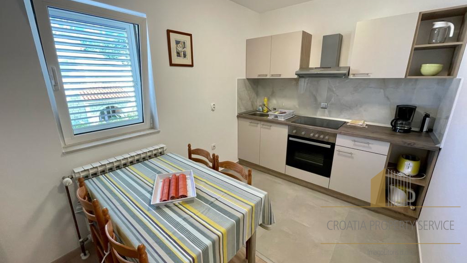 Apartment house with sea view in the center of Makarska!