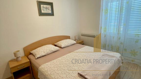 Apartment house with sea view in the center of Makarska!