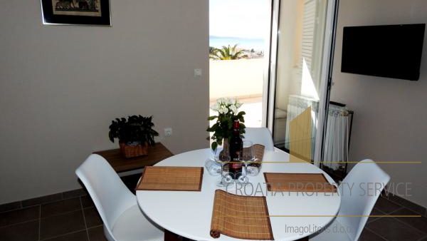 Apartment house with sea view in the center of Makarska!