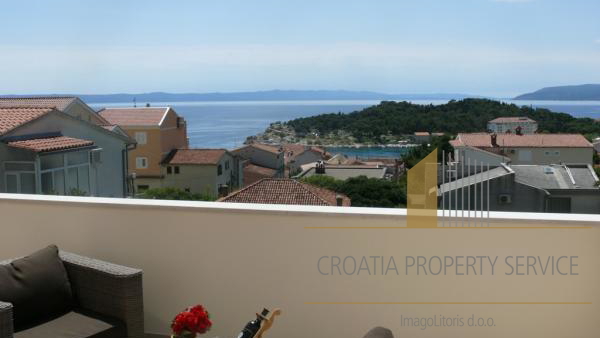 Apartment house with sea view in the center of Makarska!