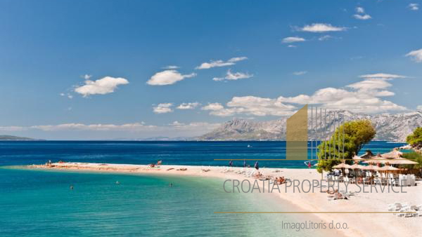 Apartment house with sea view in the center of Makarska!