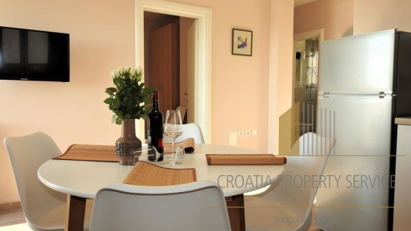 Apartment house with sea view in the center of Makarska!