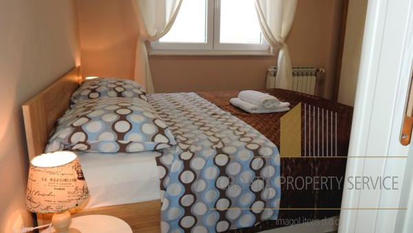 Apartment house with sea view in the center of Makarska!